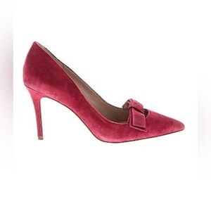 Ann Taylor Odette Suede Bow Pumps
Size 7.5​